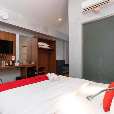 Reddoorz Premium Near Centre Point Mall Medan Exteriör bild