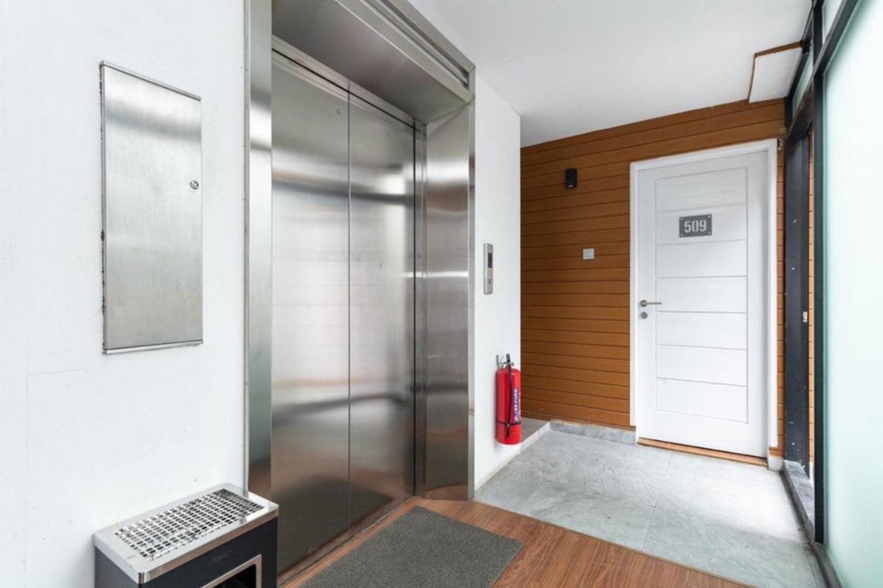 Reddoorz Premium Near Centre Point Mall Medan Exteriör bild