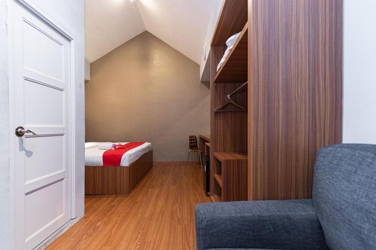 Reddoorz Premium Near Centre Point Mall Medan Exteriör bild