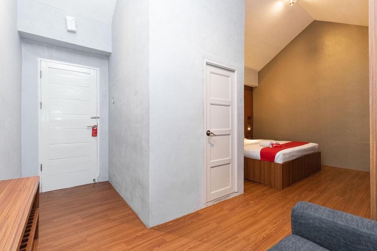 Reddoorz Premium Near Centre Point Mall Medan Exteriör bild
