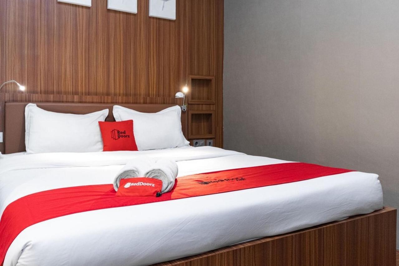 Reddoorz Premium Near Centre Point Mall Medan Exteriör bild