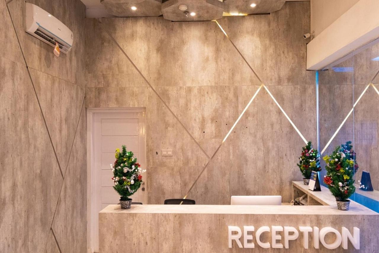 Reddoorz Premium Near Centre Point Mall Medan Exteriör bild