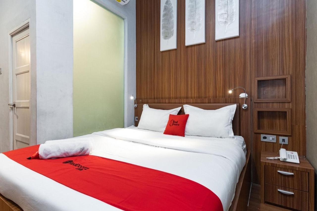 Reddoorz Premium Near Centre Point Mall Medan Exteriör bild